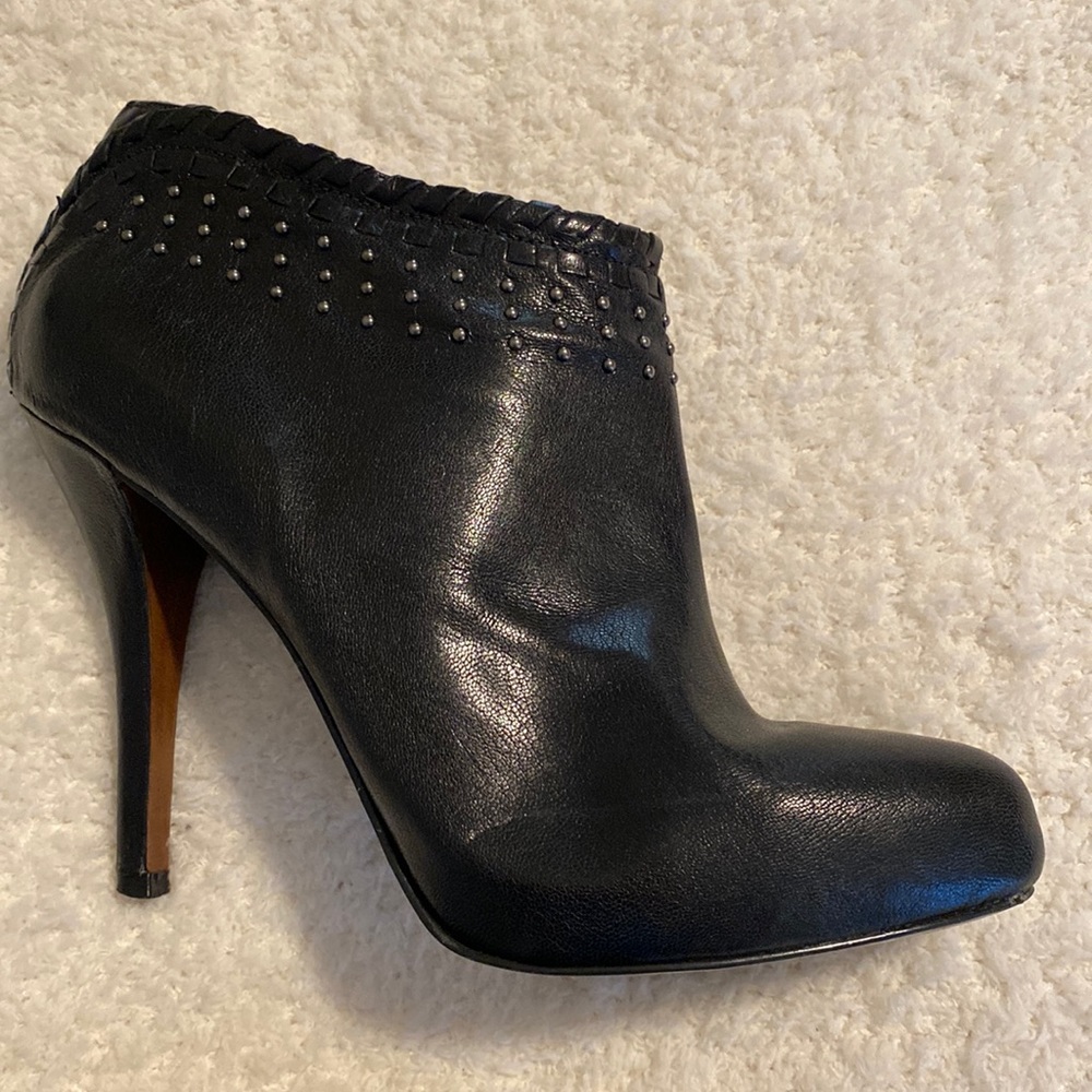 Enzo Angiolini Studded Booties EUC